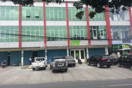 Dijual Ruko Siap Pakai Tersedia Basement di Jalan Raya Tole Iskandar Depok