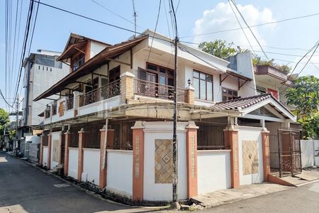 Dijual Rumah Tanjung Duren Siap Pakai Posisi Hook Jakarta Barat
