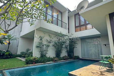 Dijual Turun Harga Rumah Modern Tropical dalam Townhouse dekat Kemang Raya, Jakarta Selatan