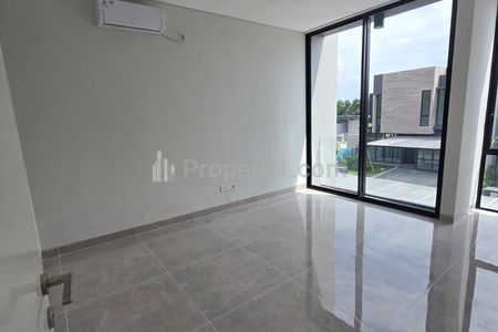 Dijual Rumah Minimalis Modern Pelican Hill Citraland Surabaya Siap Huni