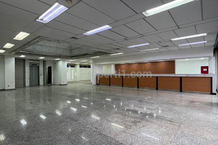 Jual Gedung di Kebayoran Baru, Jakarta Selatan - Bangunan 4 Lantai & LT 1048m2