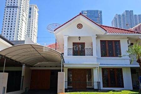 Rumah Disewakan Vila Regensi Pakuwon Indah Surabaya Barat