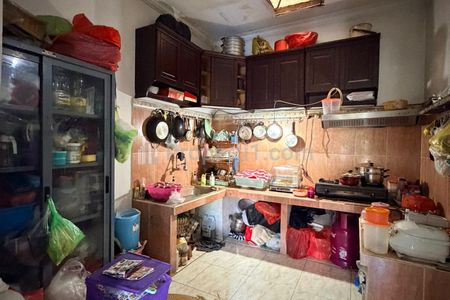 Jual Rumah Asri Strategis Siwalankerto Petra Surabaya Selatan