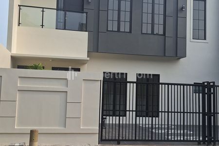 Dijual Rumah Baru Dalam Komplek di BSD Dekat Akses Tol