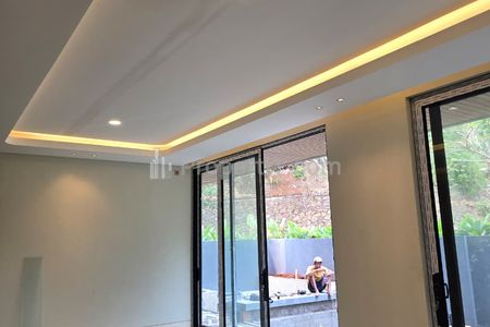 Dijual Rumah Premium House The Green Banyan Ville Bumi Serpong Damai