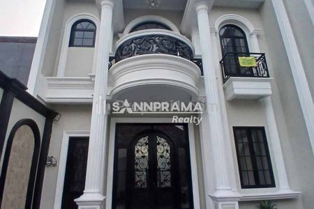 DIjual Rumah Mewah 2 Lantai Murah Dengan Pool Siap Huni di Beji Depok