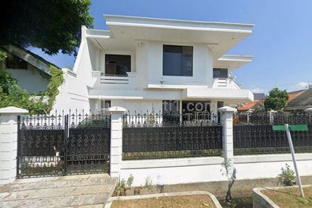 Dijual Rumah Siap Huni Dharmahusada Indah Utara Surabaya LT 495m2 LB 670m2 SHM