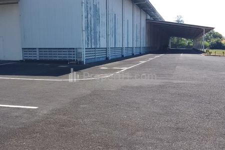 Jual Cepat Nego Gudang Zona Industri Luas Tanah 36290m2 Luas Bangunan 7696m2 di Rengasdengklok, Dekat Exit Tol Karawang Barat, Jawa Barat