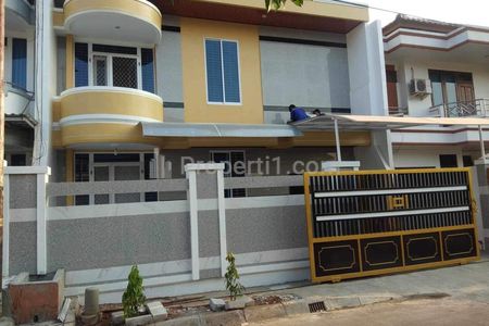 Disewakan/Dijual Rumah Rapih Besar Full Renovasi di Taman Modern Jakarta Timur